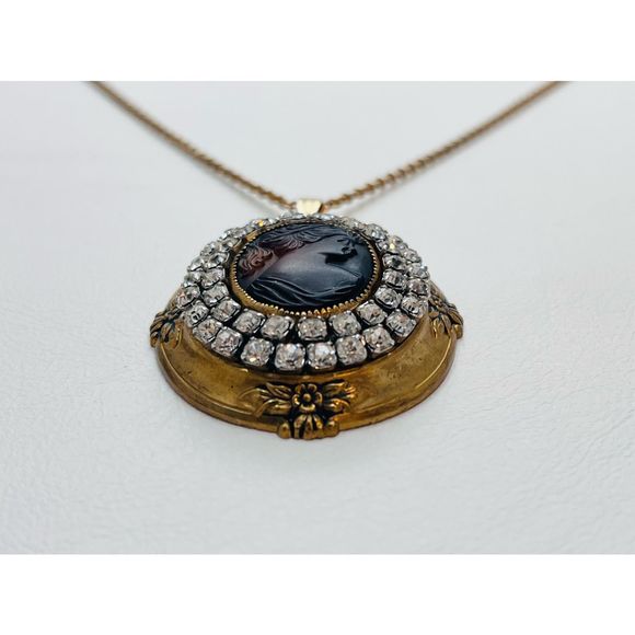 Vintage Oval Cameo With Rhinestones Pendant Necklace - Picture 3 of 7